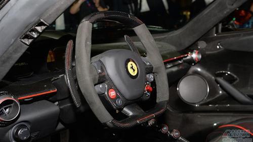 法拉利LaFerrari Aperta亮相巴黎车展
