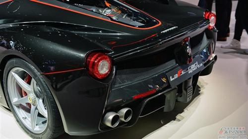 法拉利LaFerrari Aperta亮相巴黎车展