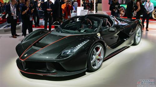 法拉利LaFerrari Aperta亮相巴黎车展
