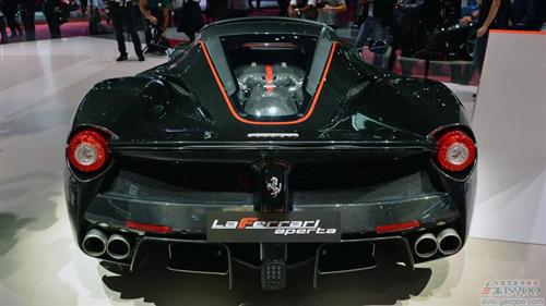 法拉利LaFerrari Aperta亮相巴黎车展