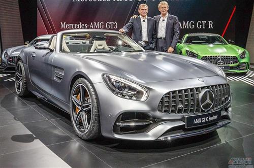 奔驰AMG GT Roadster亮相巴黎车展 加速最快3.7秒