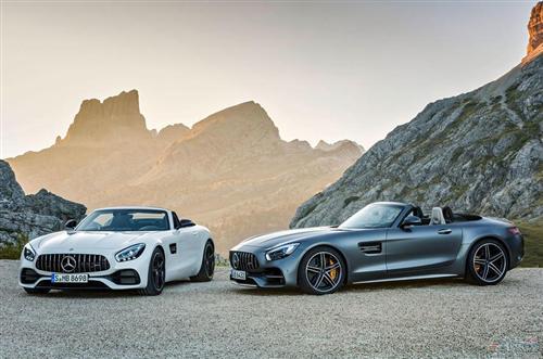 奔驰AMG GT Roadster亮相巴黎车展 加速最快3.7秒