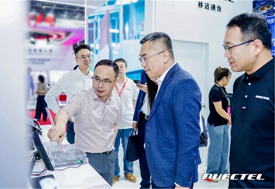 车载交互新纪元：移远通信全栈方案重塑座舱生态
