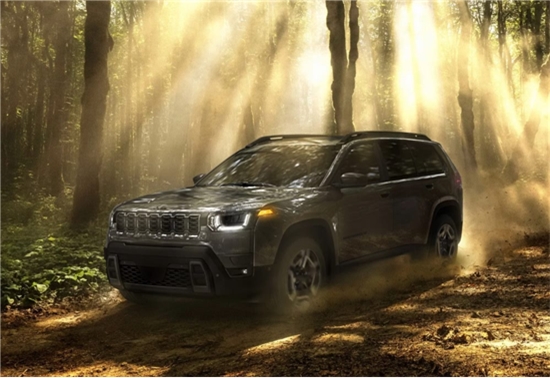 回归经典设计 全新Jeep自由光官图发布