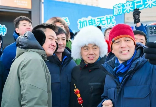 蔚来没有王凤英，但李斌有沈斐
