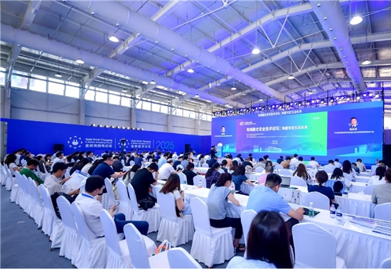 安全领航，开迈斯深度布局车网融合领域