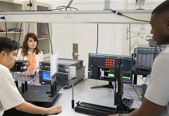 普林斯顿大学工程师开发机器学习系统 通过发送无线曲线球来传输大量数据