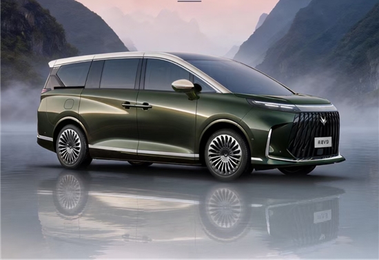 北汽极狐发布高端系列“问道” 首款MPV定名V9