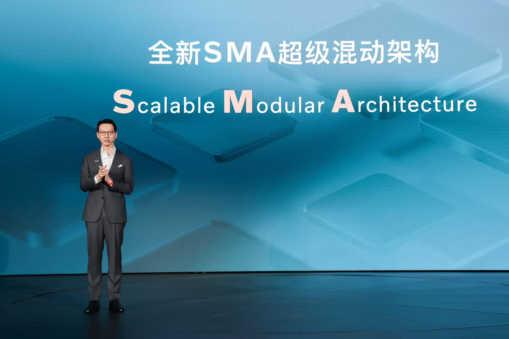 沃尔沃发布全新SMA混动架构，首款车型XC70亮相