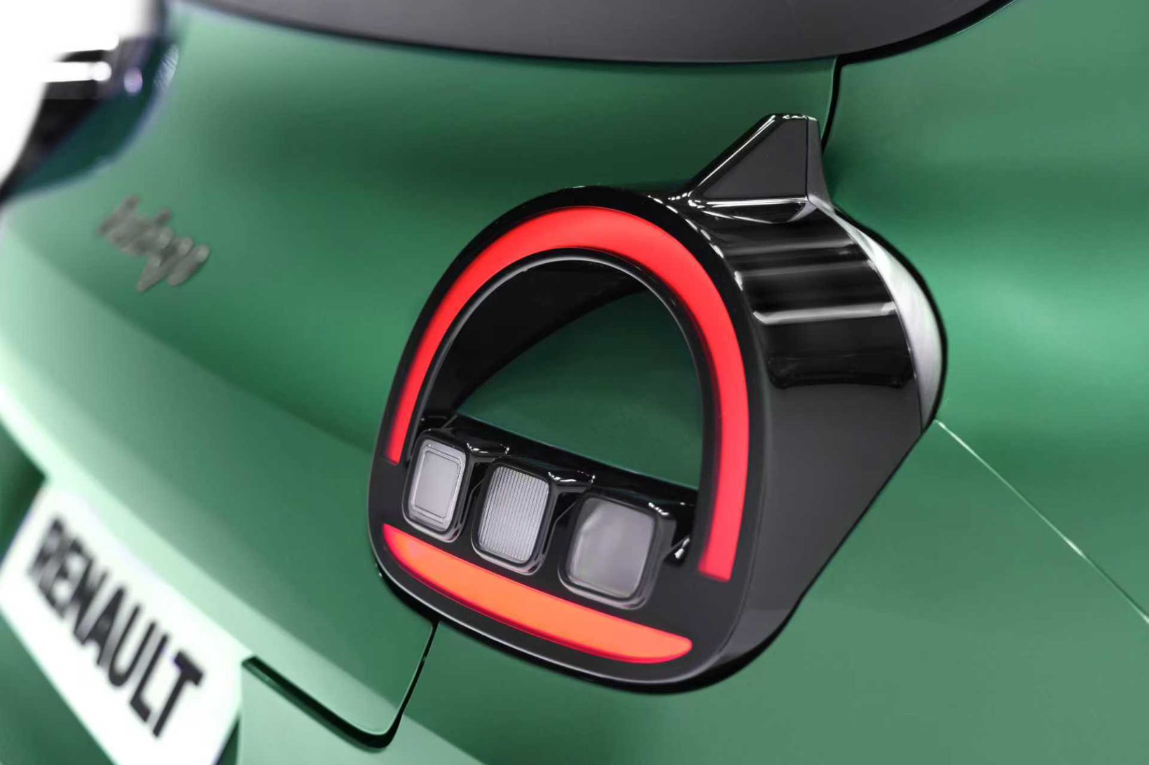 雷诺Twingo电动重生:一场“法国设计+中国研发”的效率革命