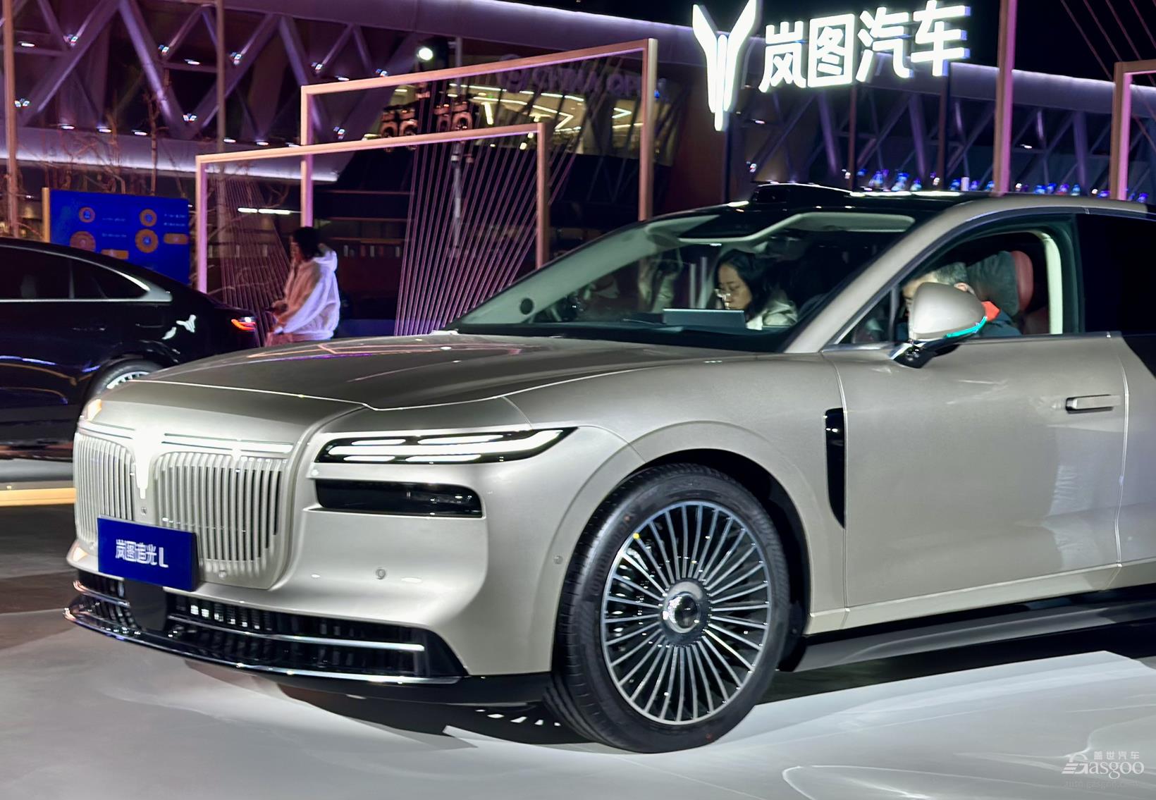 岚图，又一款“含华”车来了