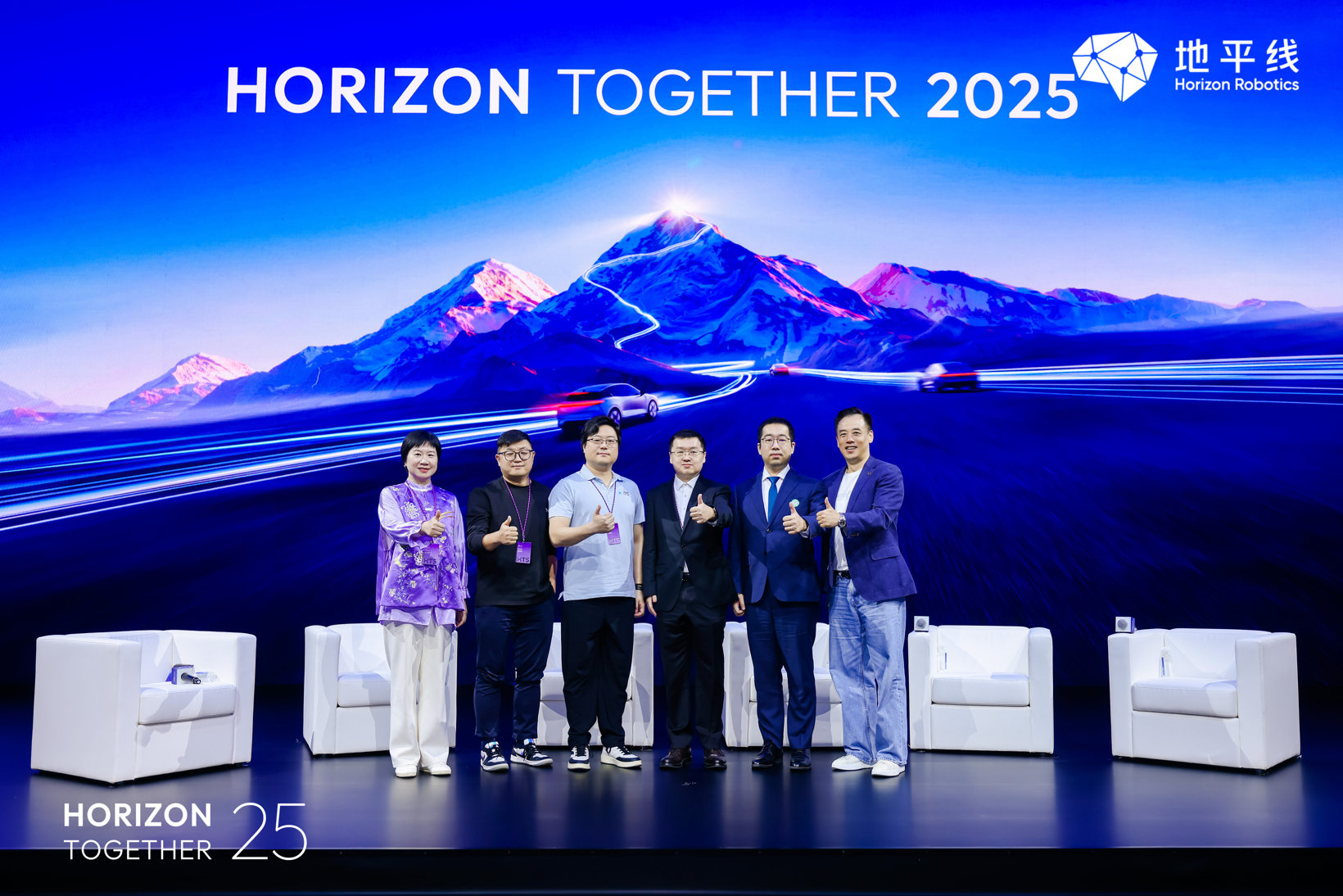 圆桌对话：从技术驱动到价值驱动，自动驾驶如何跨越商业闭环？