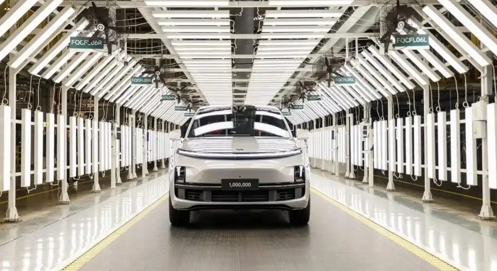 新势力，相继迈入“百万俱乐部”