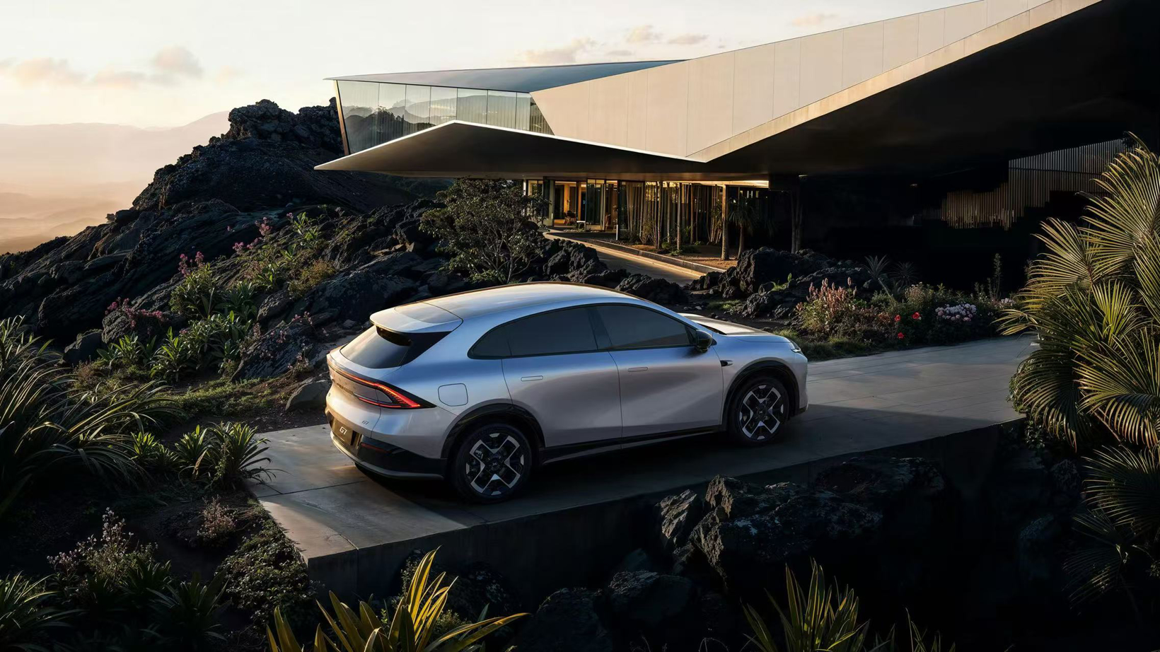 为何特斯拉、小米、理想、小鹏都力推“7年超低息”贷款？