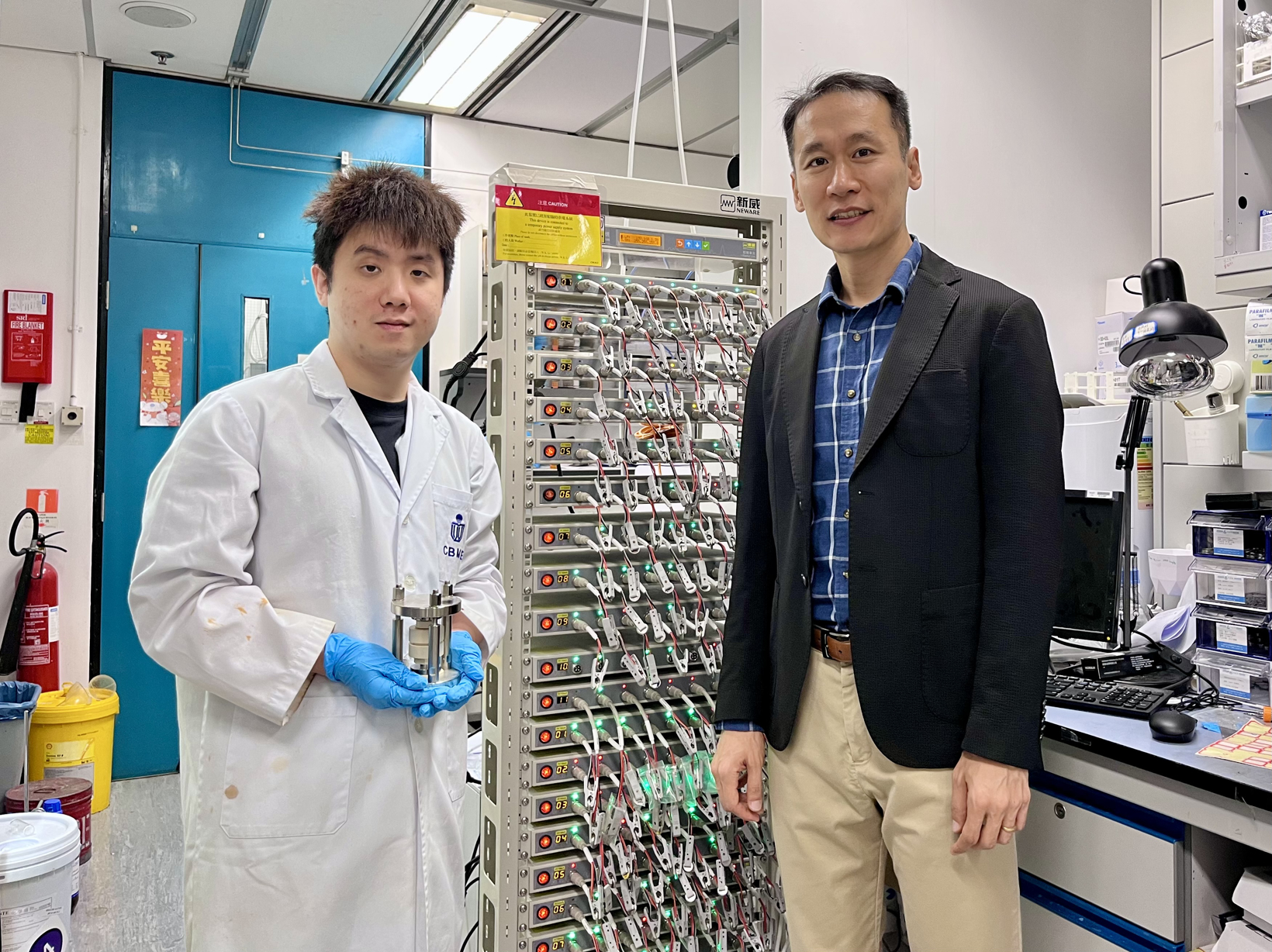 香港科技大学首创机械互锁分子材料 可增强锂金属电池安全性和性能