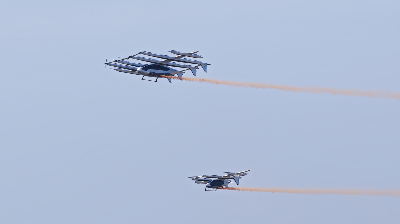 低空经济再添“重量级”突破，全球首款5吨级eVTOL“天际龙”完成转换飞行