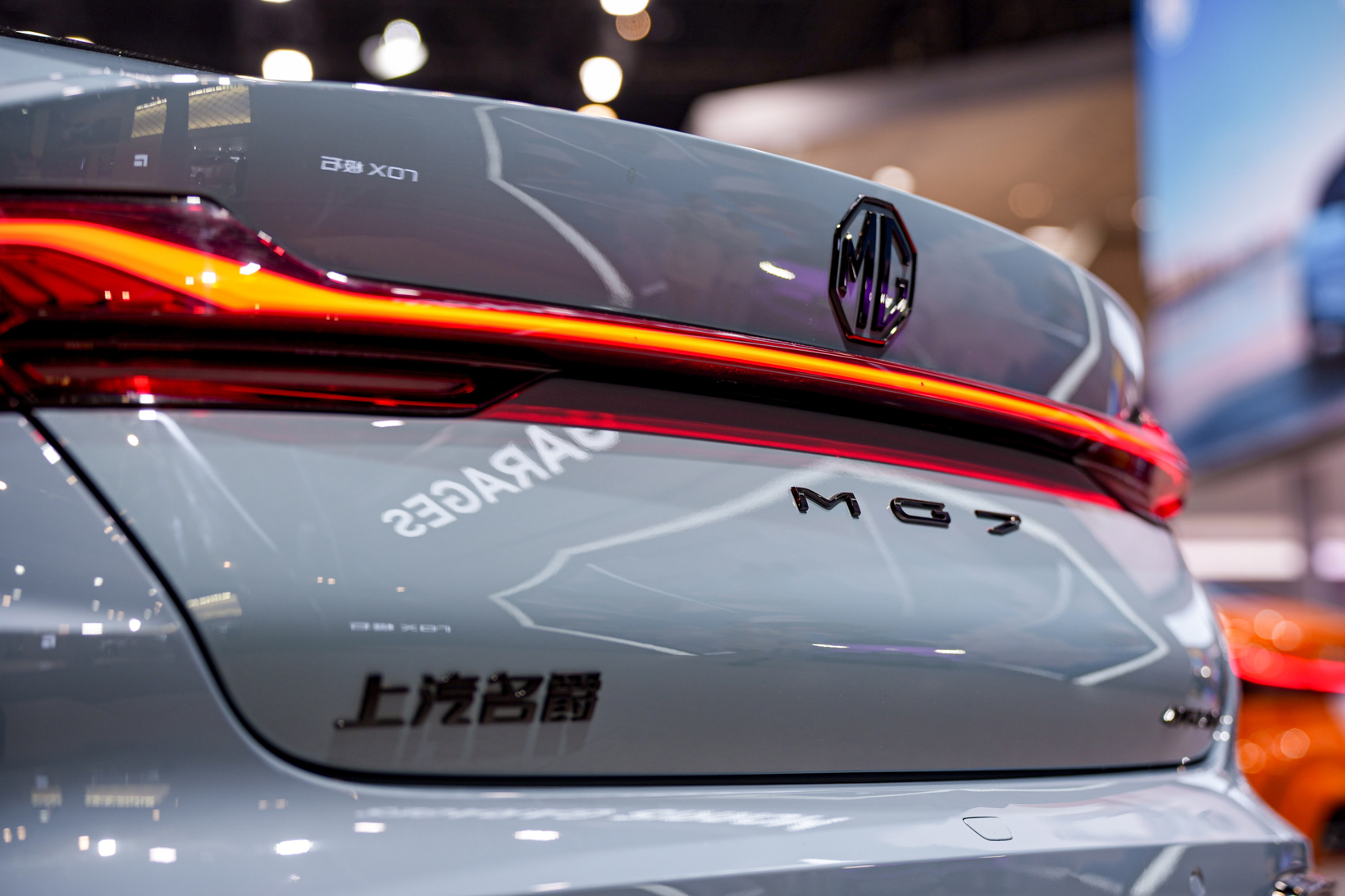 半固态电池、高速NOA等齐下探，10万内纯电车打响技术平权战