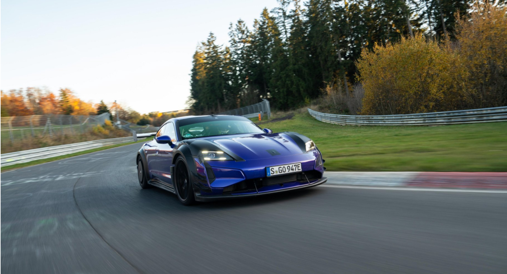 保时捷Taycan Turbo GT Manthey版，刷新纽博格林赛道电动车圈速纪录
