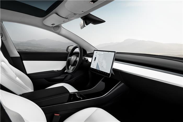 Model 3 Performance - White Interior - Touchscreen.jpg Model 3 Performance - White Interior - Touchscreen.jpg