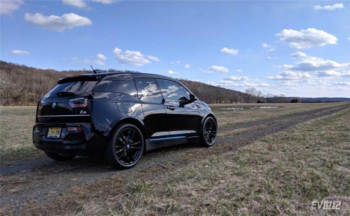 21152950f56e4dfcb04307.jpg bmw-i3s.jpg