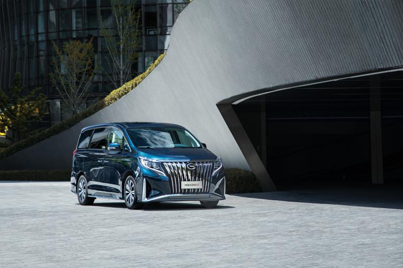 广汽传祺gm8大师版上市 售23.98~25.28万元