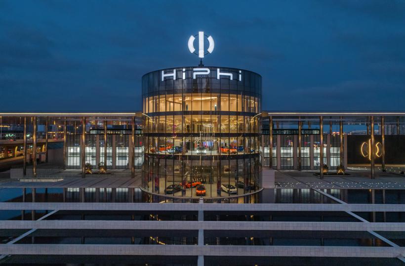 这可能是中国三线城市最体面的一家工厂，而且建在了最繁华的市中心