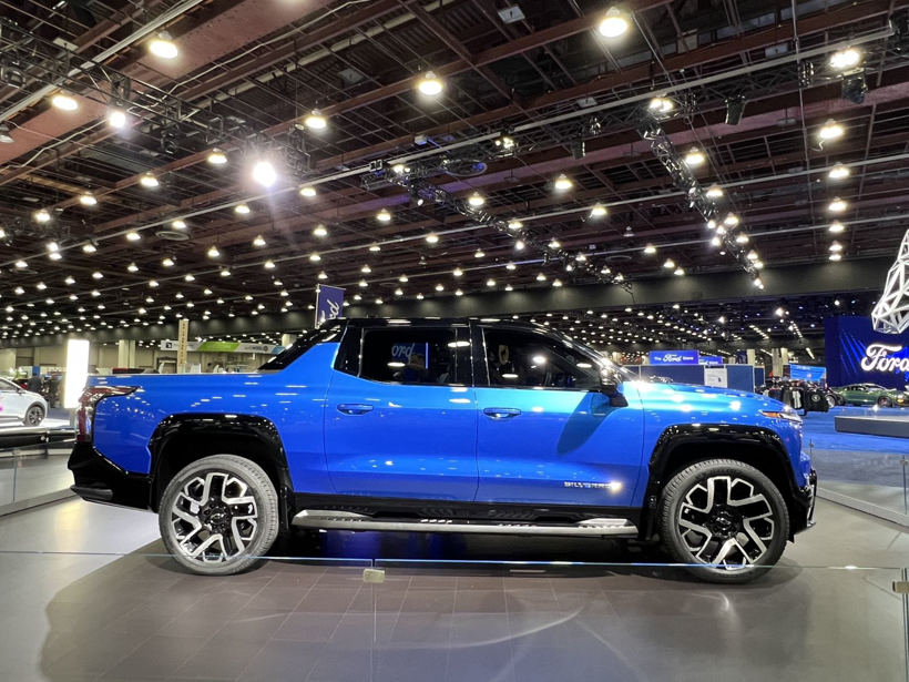 2022北美车展：雪佛兰发布2024款Silverado EV