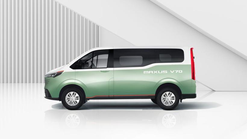 定位“新生代跨界车” 业内首搭9AT变速箱 上汽大通MAXUS V70首发亮相
