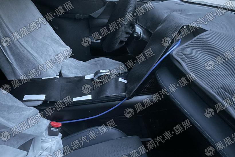 吉利新一代缤越L谍照曝光，采用中置四出排气