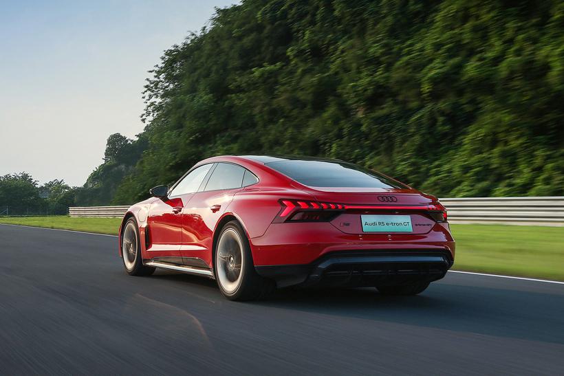 奥迪首款纯电GT跑车RS e-tron GT上市 售价146.88万元