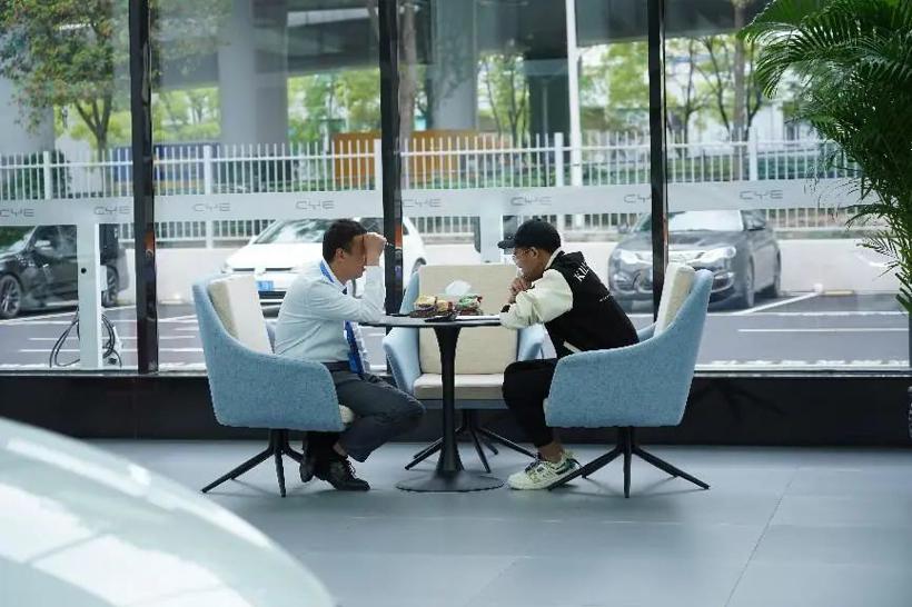 做一台运动与舒适性兼备的好车，比亚迪海豹是认真的