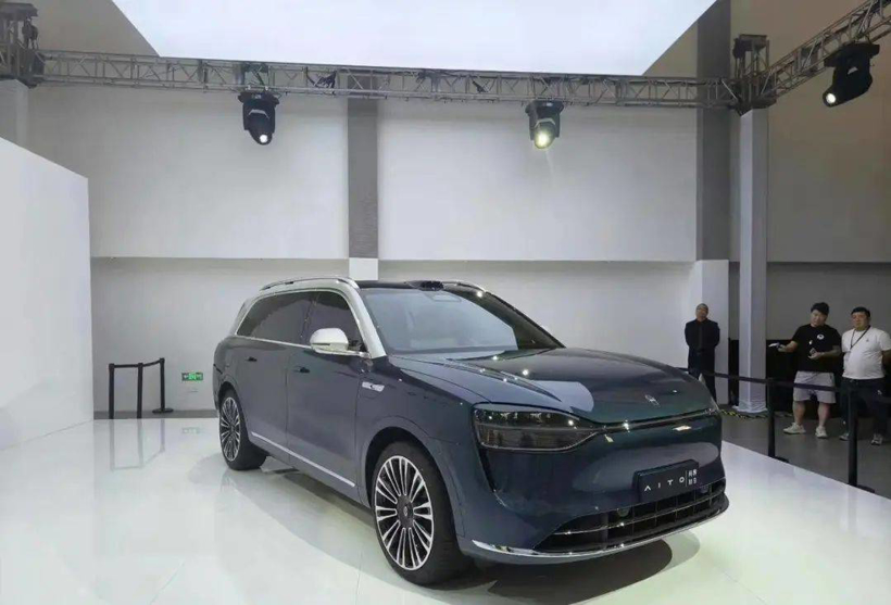 问界M9:1000万内最好,3字头起售?