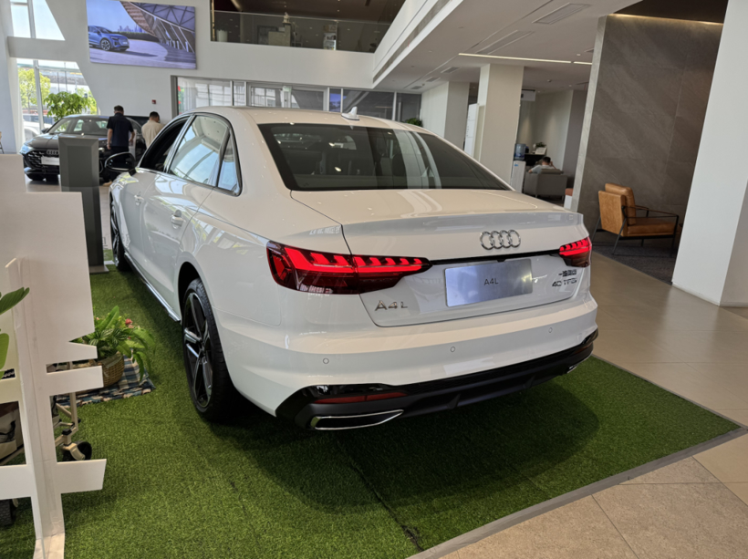 新车不到20万的奥迪A4L值得抄底吗？为此我去了趟4S店