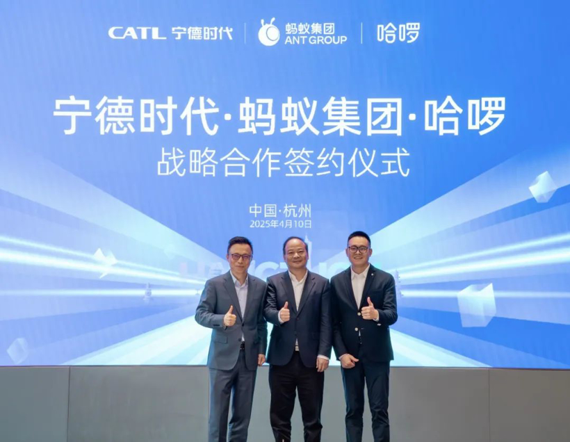 方向盘消失前夜：特斯拉、百度、哈啰三巨头的Robotaxi战争