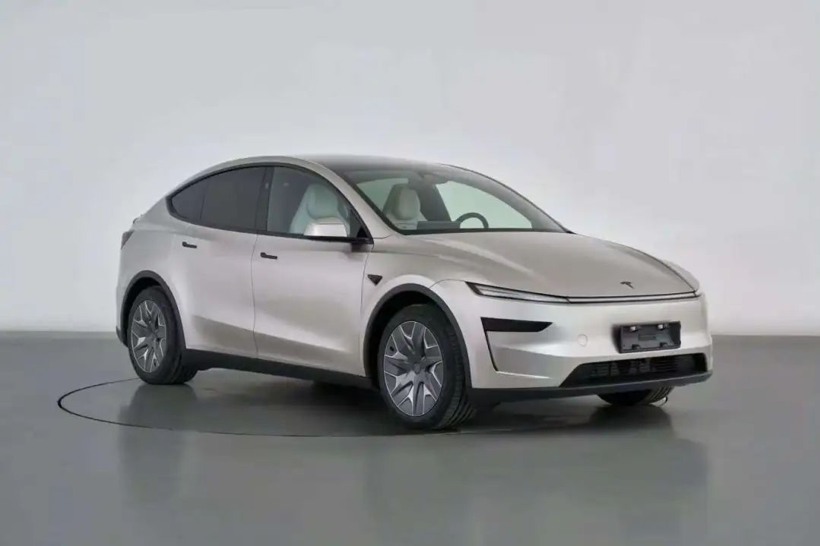 以身入局纯电大六座，Model Y 会成炮灰吗？