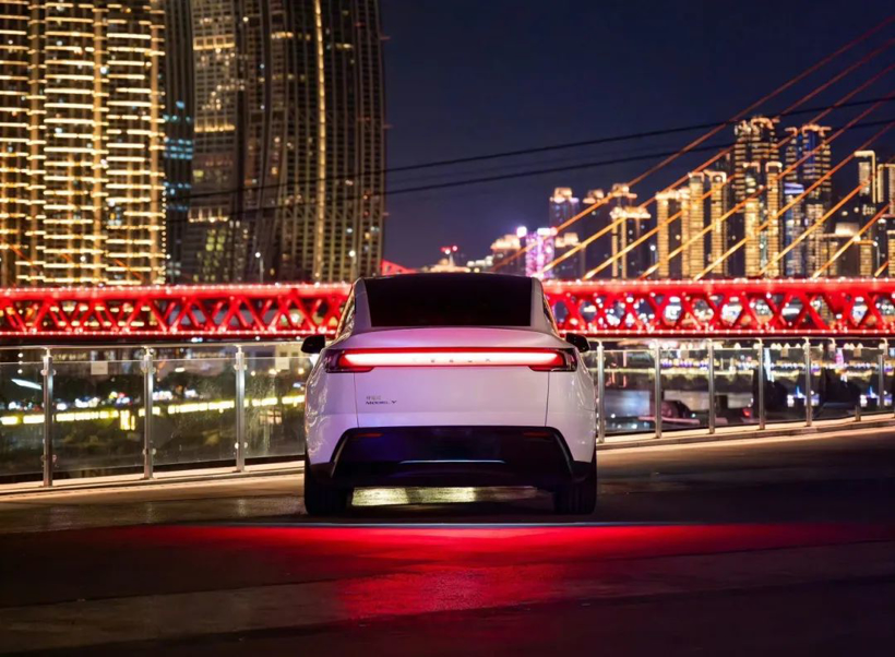 以身入局纯电大六座，Model Y 会成炮灰吗？