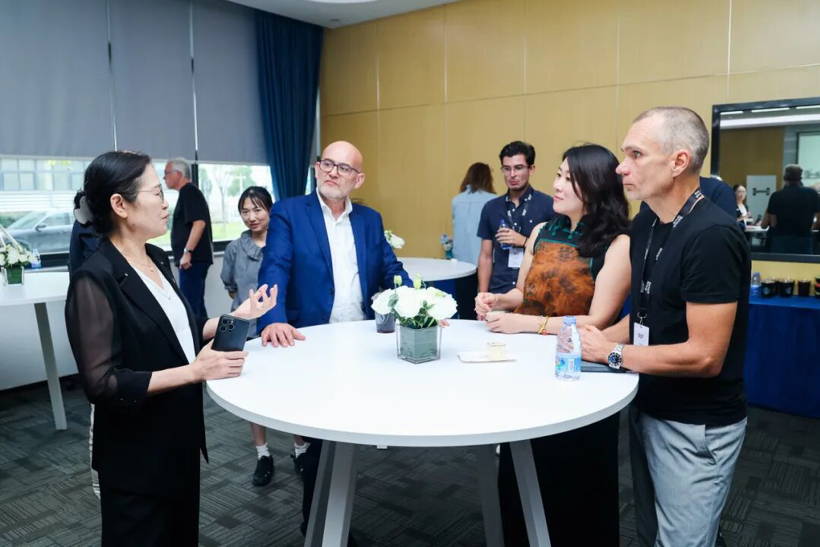 雷诺集团全球“Tech World Tour”欧洲媒体团到访浩思动力 共谈汽车混动前瞻技术