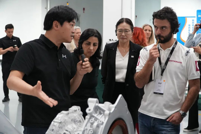 雷诺集团全球“Tech World Tour”欧洲媒体团到访浩思动力 共谈汽车混动前瞻技术