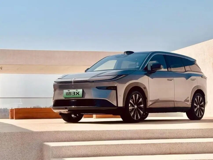 铂智3X单月卖1万辆，至境L7“智驾第一”，合资电车真翻身了