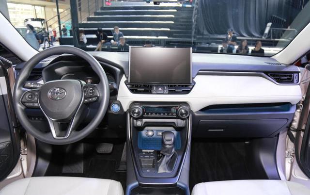 广汽丰田威兰达上市 17.18万起售 12个配置车型该如何选？