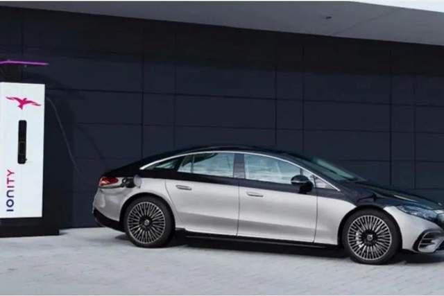 戴姆勒预计芯片短缺要到2023年缓解