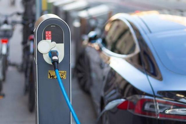 新能源车补贴新政出台：特斯拉涨价 蔚来是最大受益者