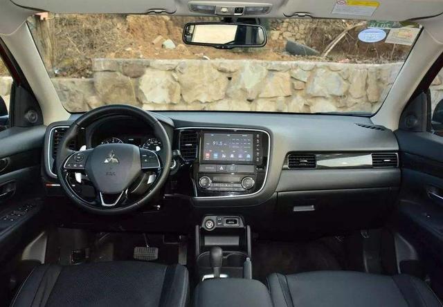 日系紧凑SUV大揭底，欧蓝德对比RAV4，谁才更值得买？