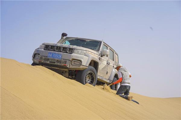 “最强素车”出道即巅峰，BJ40环塔冠军版7天穿越N39