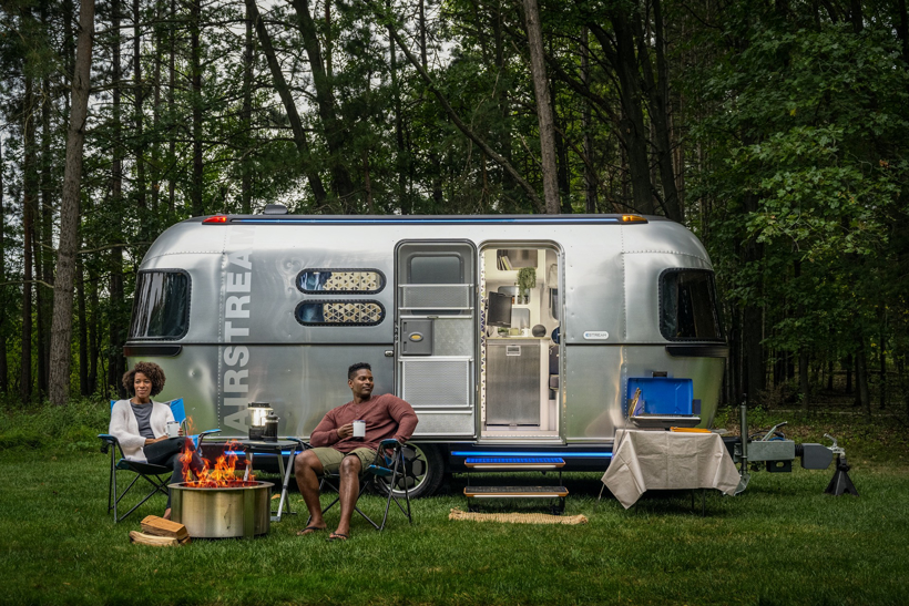 拥抱电动化 Airstream推出电动概念拖挂房车