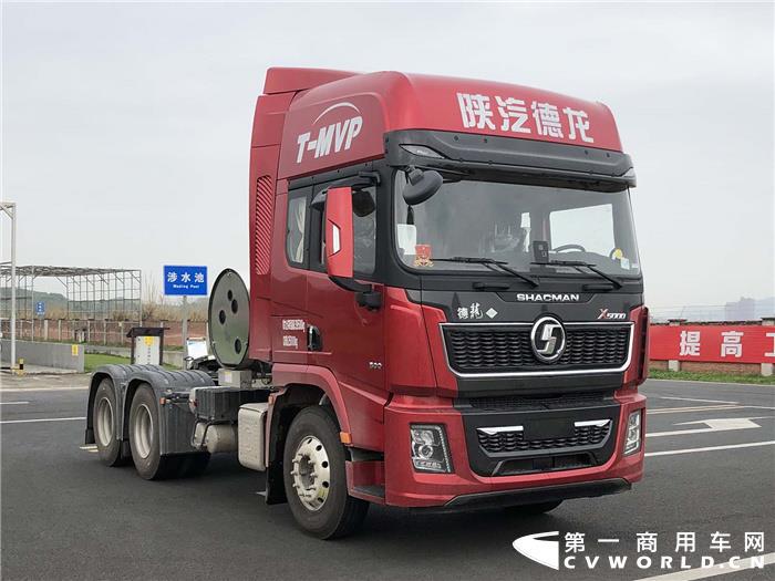 潍柴/解放动力/康明斯等争推15升机 大马力重卡市场谁主沉浮？