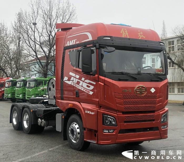 潍柴/解放动力/康明斯等争推15升机 大马力重卡市场谁主沉浮？