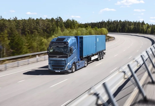 volvo-trucks-showcases-new-zero-emissions-truck 中.jpeg