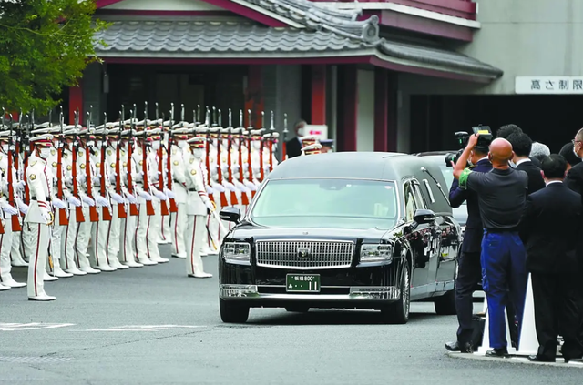 和女王一起逝去的，還有輝煌過的英國汽車工業(yè)