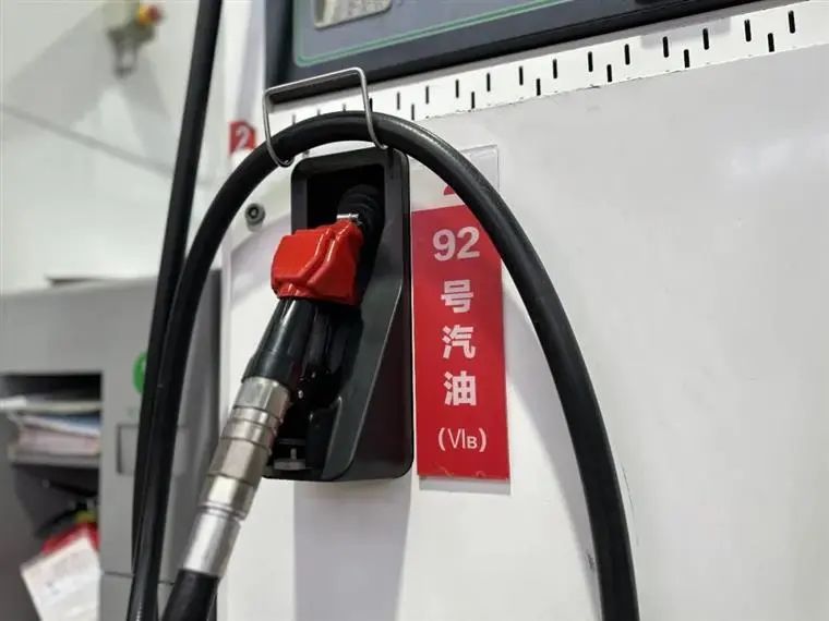 更贵、更不耐烧、保质期更短......国六B汽油真有那么“坑”?